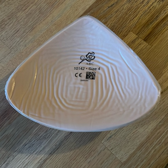 American Breast Care Size 4 Silicone Form Prostheses Model 10142 - Picture 2 of 2